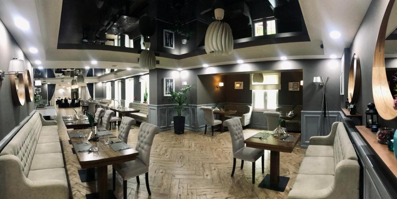 Szafirowy Dwor Hotel & Restauracja Gliwice Exterior foto